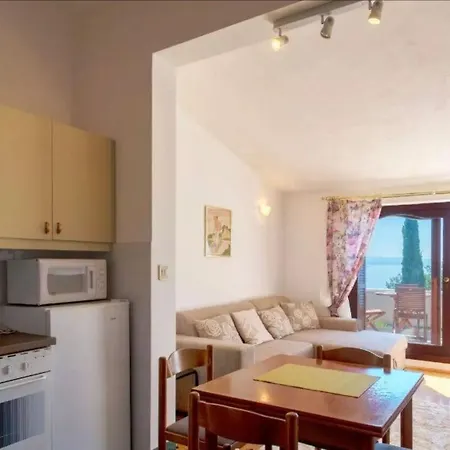 House Sea Front טרוגיר