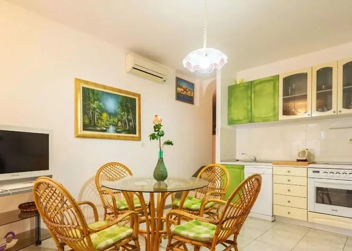 House Sea Front * 特罗吉尔