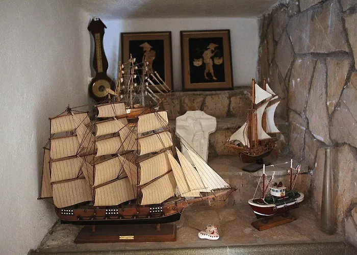 House Sea Front 度假居 *