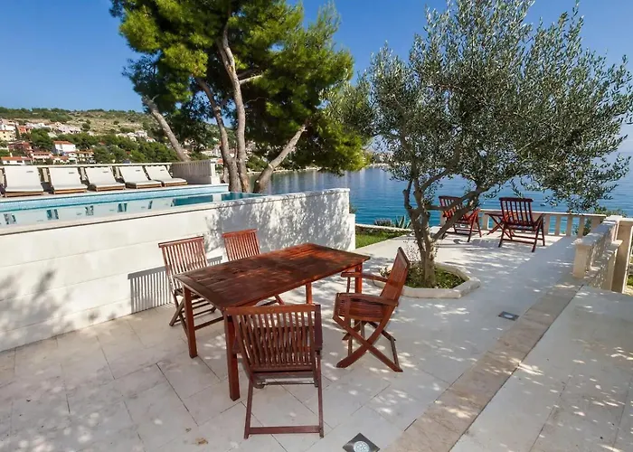 House Sea Front *