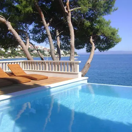 House Sea Front *